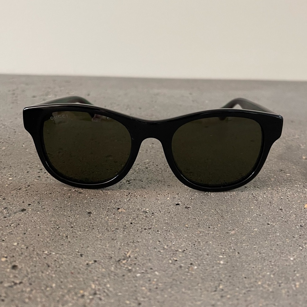 GUCCI Round-Frame Acetate Sunglasses in Black